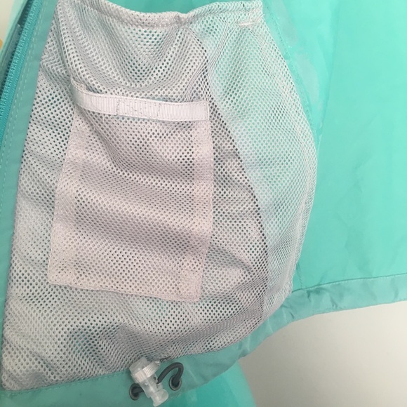 Woolrich Raincoat Hooded Jacket Medium - Picture 5 of 8